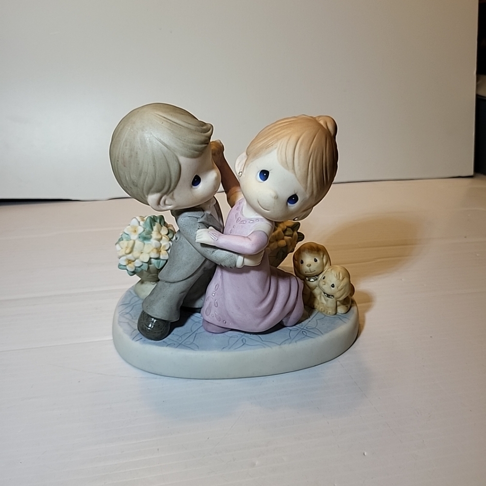 Precious Moments LIGHT ON YOUR FEET AND OH SO SWEET 930029 Limited Edition #217